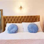 Elegant 5 Bed 4 Bath \'Vogue House\' Parisian Style Home