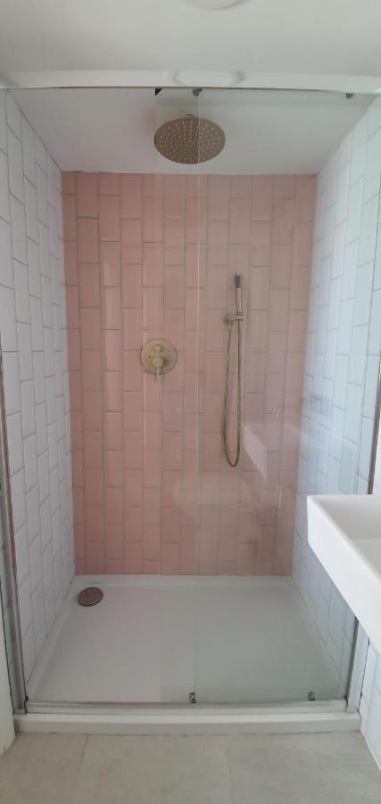 Apartment Elegant 5 Bed 4 Bath 'vogue House' Parisian Style Margate