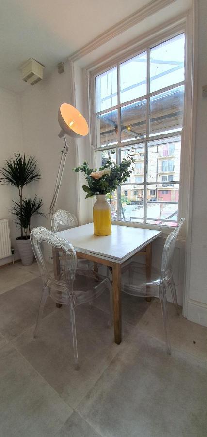 Elegant 5 Bed 4 Bath 'vogue House' Parisian Style Margate