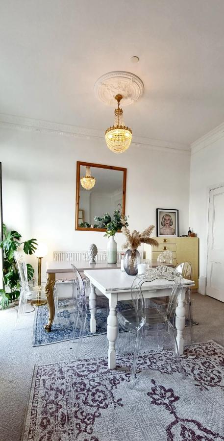 Elegant 5 Bed 4 Bath 'vogue House' Parisian Style Apartment Margate
