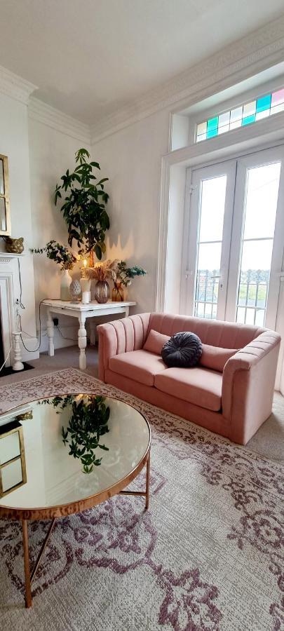Apartment Elegant 5 Bed 4 Bath 'vogue House' Parisian Style