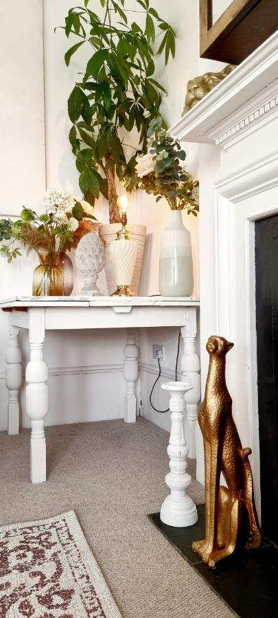 Apartment Elegant 5 Bed 4 Bath 'vogue House' Parisian Style Margate